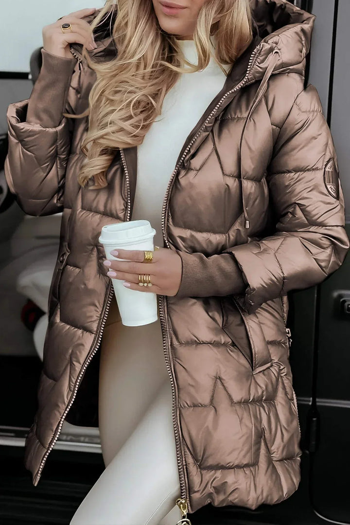 Nolwen – Elegant Winter Coat with Hood and Padded Insulation
