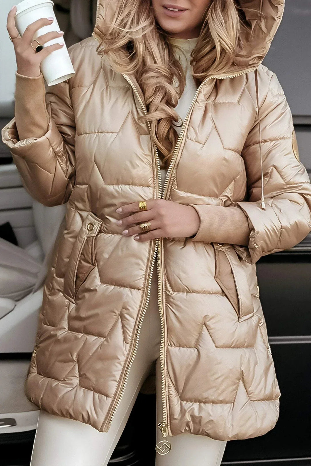 Nolwen – Elegant Winter Coat with Hood and Padded Insulation